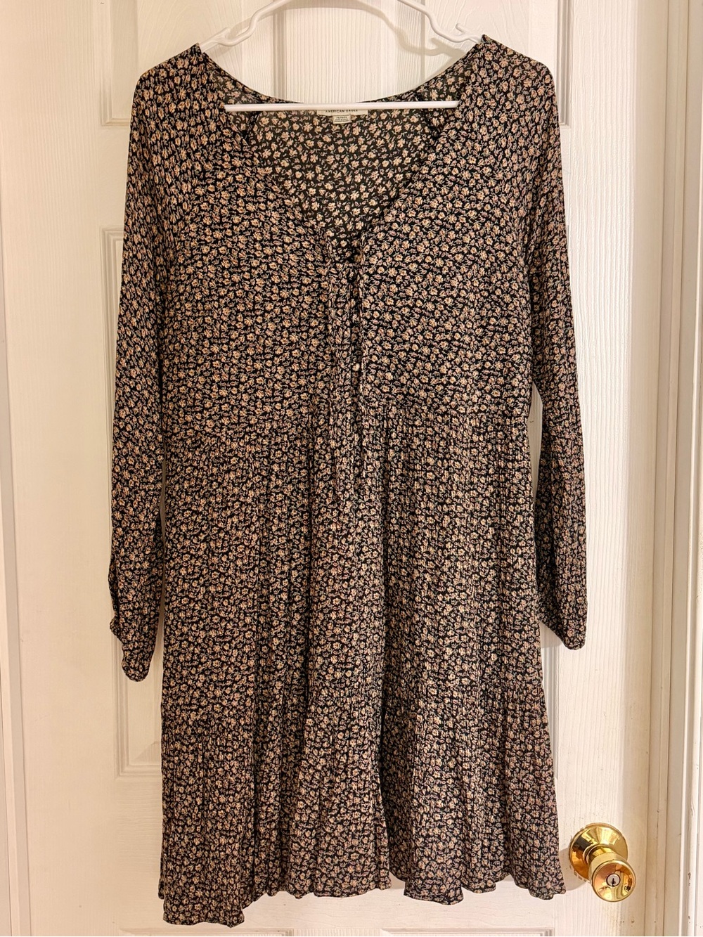 American Eagle Outfitters Black Floral Long-Sleeve Swing Dress